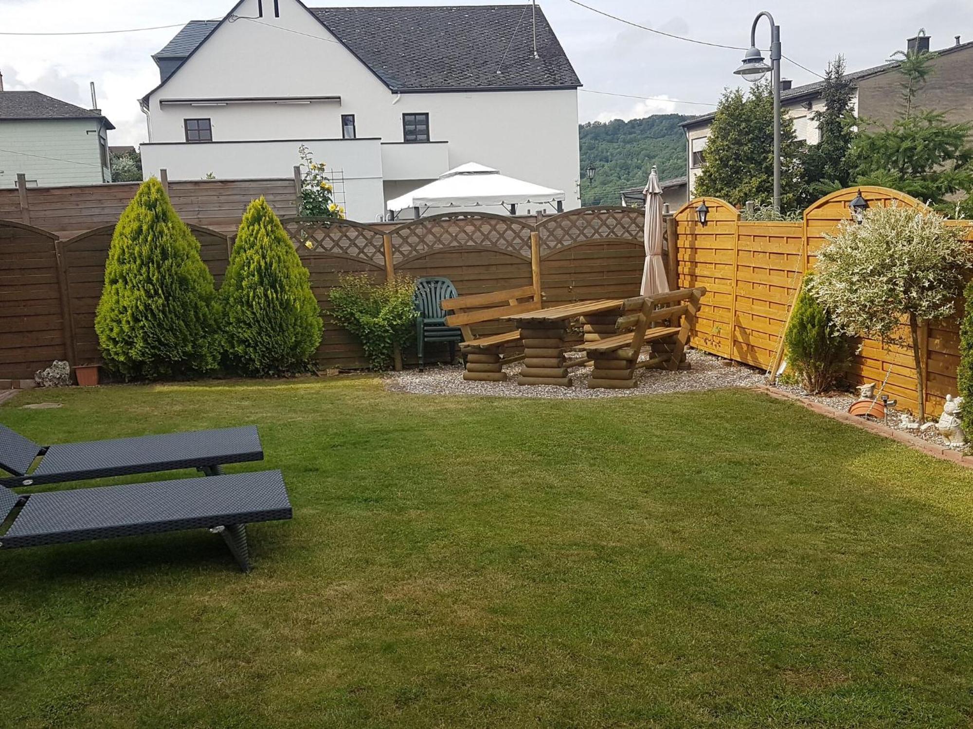 Holiday Home With Garden In Neumagen Dhron Esterno foto